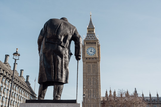 Big Ben et statue de Winston Churchill