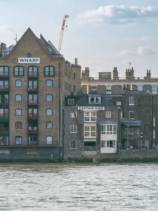 Les Docklands : Histoires et Secrets de la Tamise