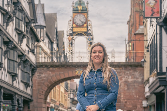 Louisa guide française à chester et au pays-de galles
